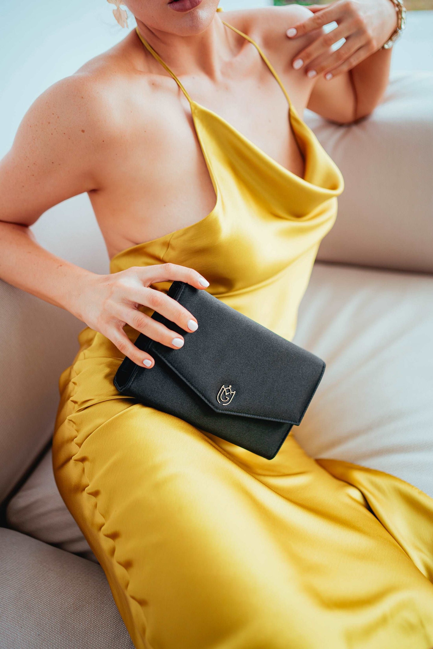 VICTORIA Noir Evening Bag - M I C H E L L E G A R C I A