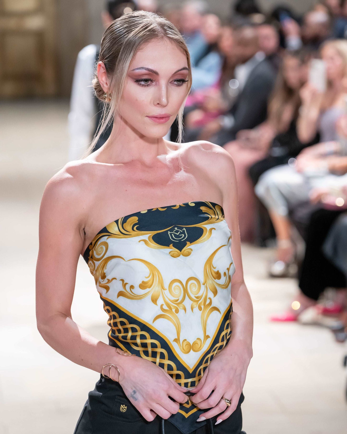 REINE Scarf - M I C H E L L E  G A R C I A